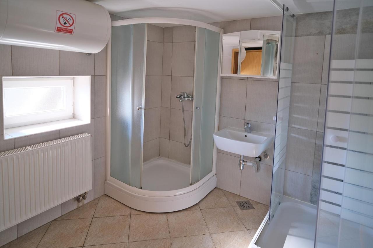 Sostanj Velenje Ravne Sobe Rooms Vrtacnik D O O Ngoại thất bức ảnh