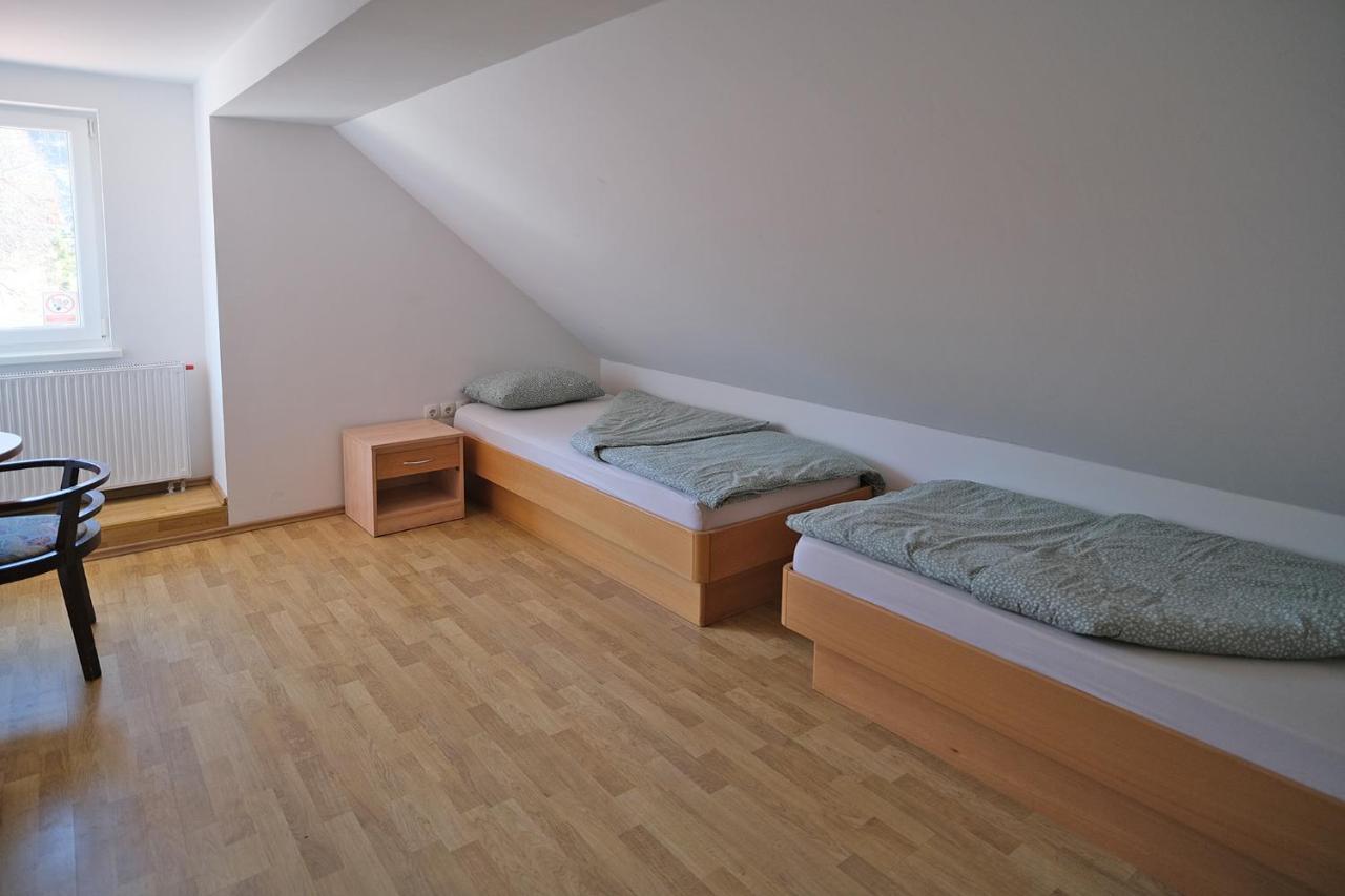 Sostanj Velenje Ravne Sobe Rooms Vrtacnik D O O Ngoại thất bức ảnh