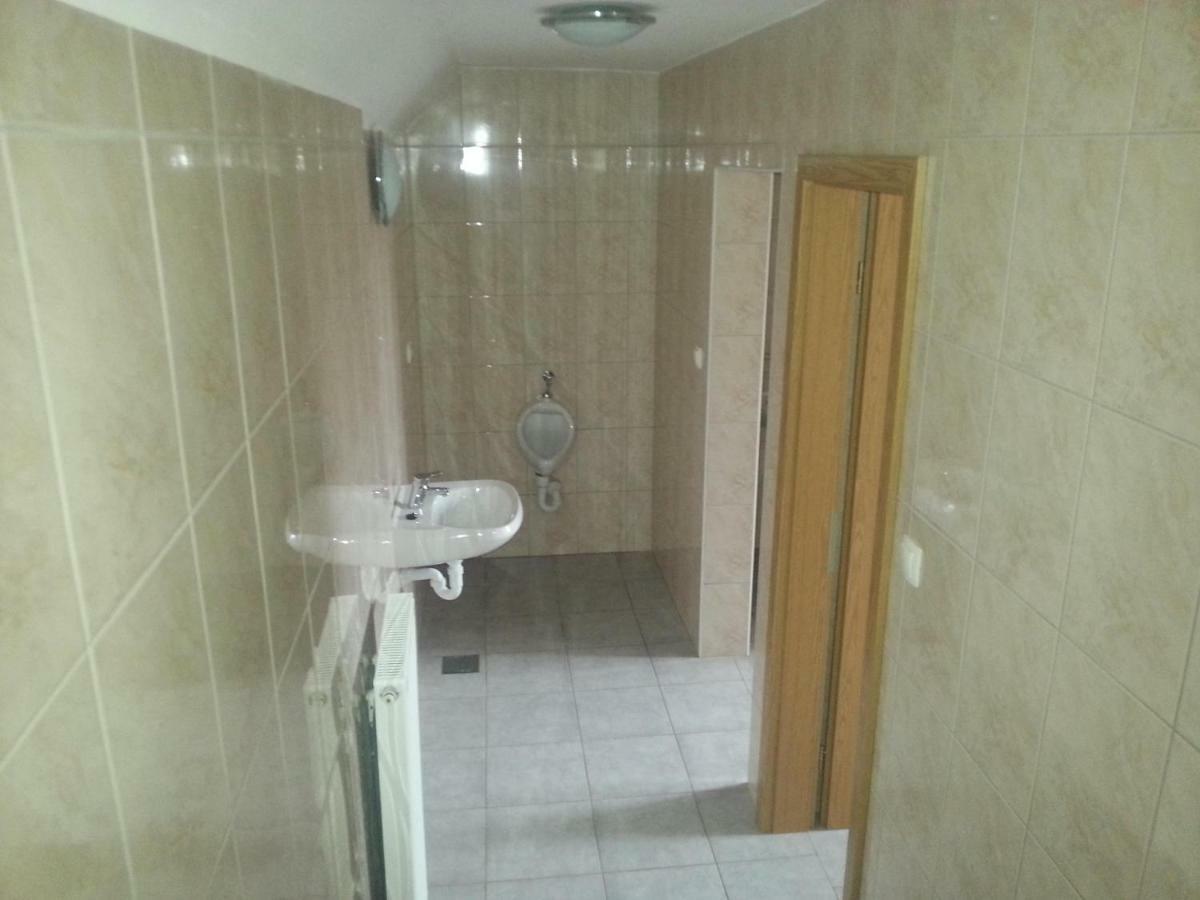 Sostanj Velenje Ravne Sobe Rooms Vrtacnik D O O Ngoại thất bức ảnh